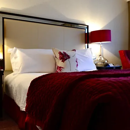 Hotel The 4*