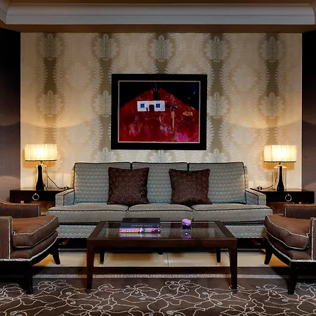 Hotel The 4*