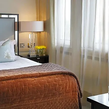 Hotel The 4*