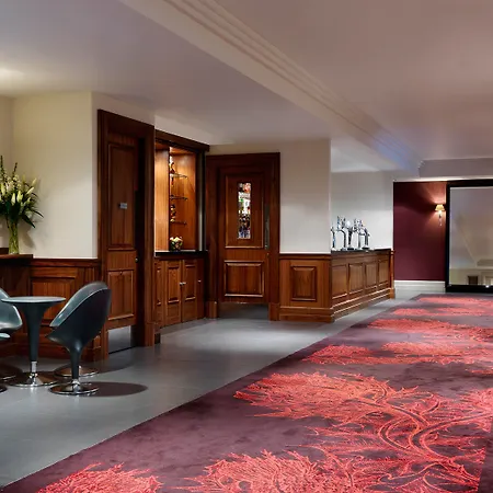 The Hotel Bristol