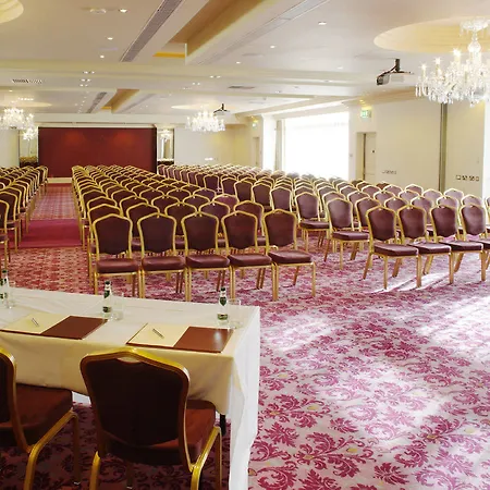 The Hotel Bristol