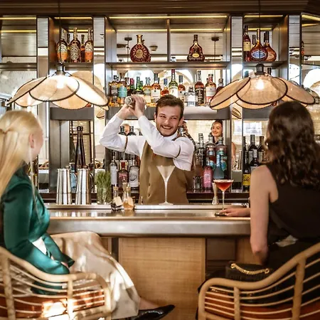 Готель The Бристоль